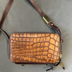 G.I.L.I. Brown Croc-Embossed Crossbody Bag